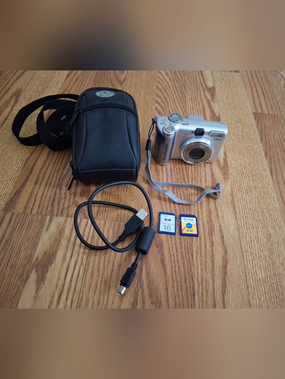 Canon Digital Camera PowerShot A610 5.0MP Flip Screen - Silver